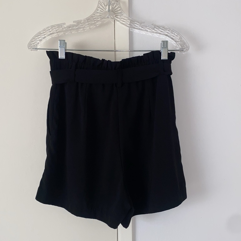 Like new! DRESSY PAPERBAG BLACK SHORTS BY H&M SIZE 4 - Picture 3 of 9